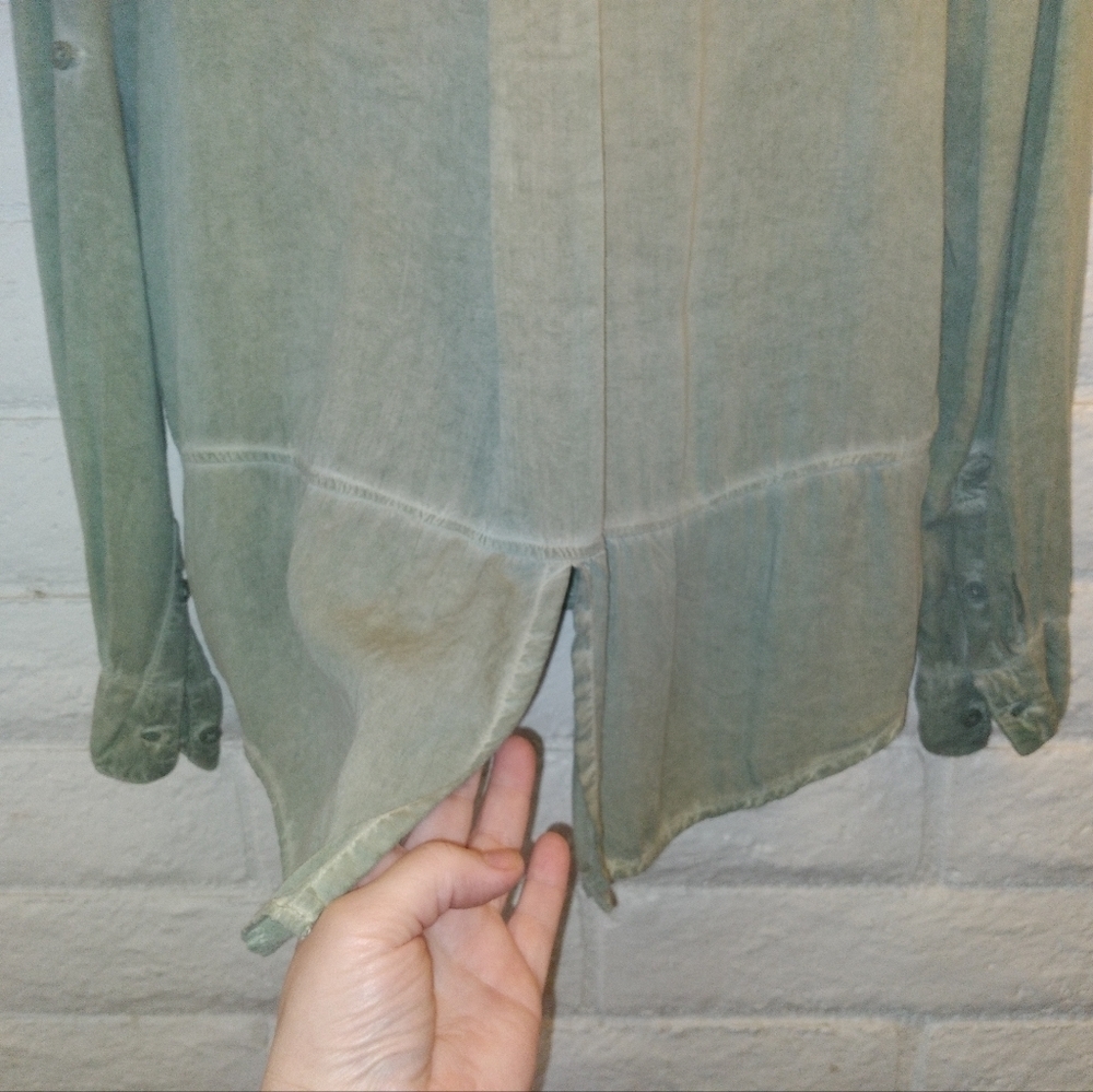 BeachLunchLounge Green Mineral Washed Button up Top Roll-tab sleeves - Picture 4 of 6